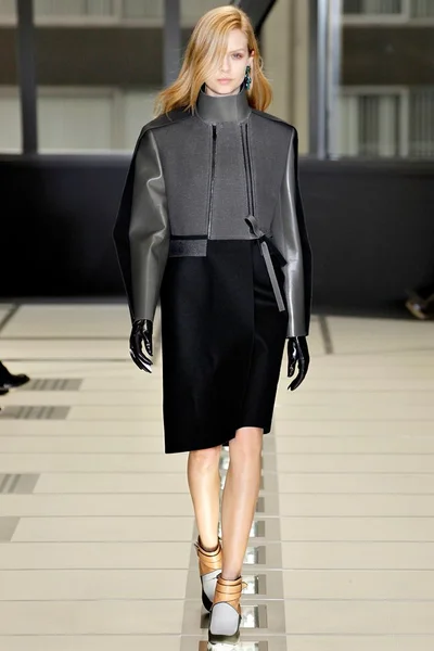 Look 29